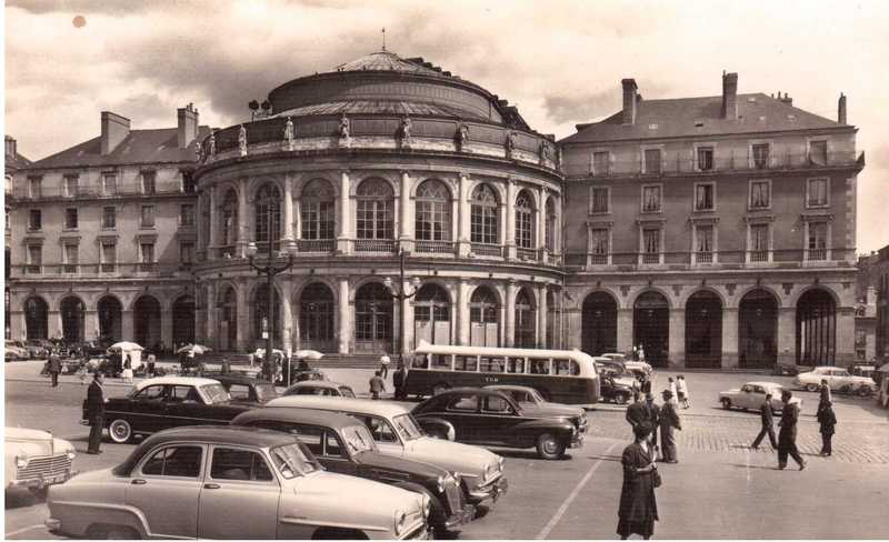 Fichier:La place fin des annees 50.jpeg