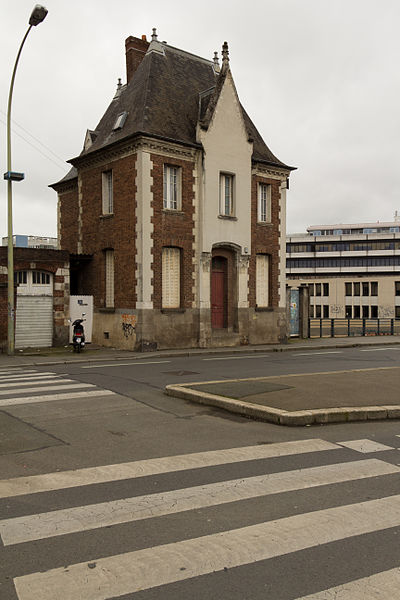 Fichier:Vue nord-est de l'ancien bureau d'octroi de Châtillon, Rennes, Ille-et-Vilaine, France.jpg