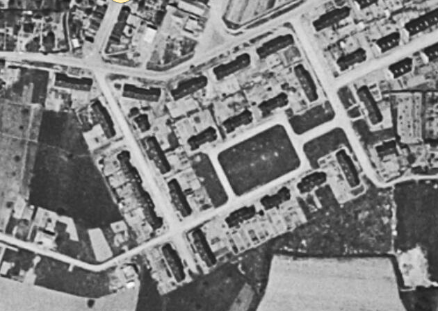 Fichier:Place Bir Hakeim en 1950.png