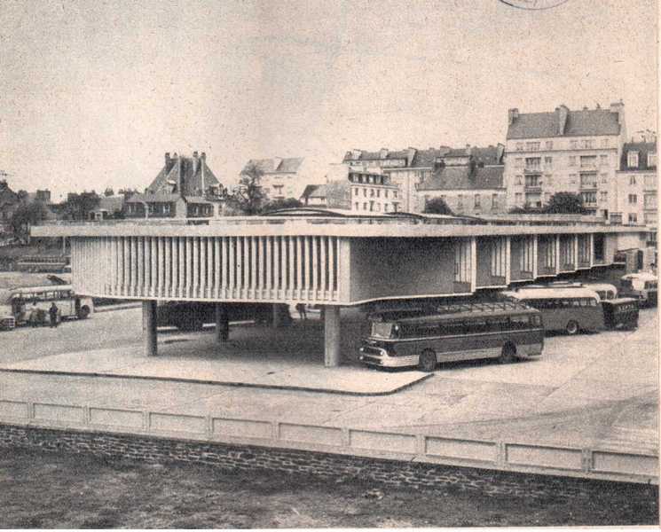 Fichier:Gare routiere de rennes en 1955.jpeg