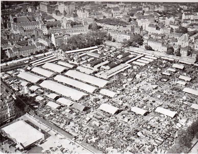Fichier:La foire exposition sur le champ de mars en 1953.jpeg
