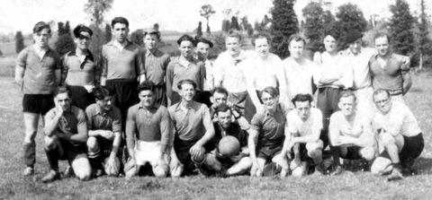 Fichier:1-Vezin Equipe de foot 1943.jpg