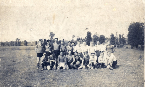 1-1ere Equipe foot Vezin 1943.jpg