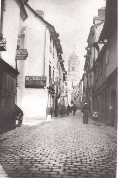 Fichier:Rue st melaine vers 1895.jpeg