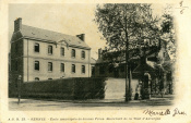 Ecole municipale de Jeunes Filles. Boulevard de la Tour d'Auvergne. Carte postale Alfred Guillemot A.G. 23. Coll. YRG et AmR 44 Z 640