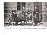 Ecole Saint-Vincent. Première Equipe (1913-1914), gagnante de la Coupe de Mgr Dubourg. Coll. YRG