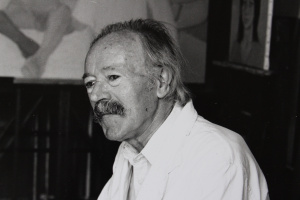Pierre Gilles dans son atelier en 1984. Photo de Y. Gilles.jpg