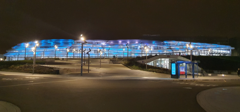 Fichier:Gare de Rennes la nuit.png
