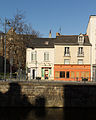 Façade des immeubles aux 13 bis (bar «&nbsp;Le chat qui pêche&nbsp;») et 15 quai Chateaubriand, Rennes, Ille-et-Vilaine.jpg