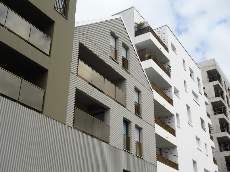 Fichier:Les-immeubles-du-nouveau-quartier-de-la-ZAC-Baud-Chardonnet-Août-2019-12.jpg