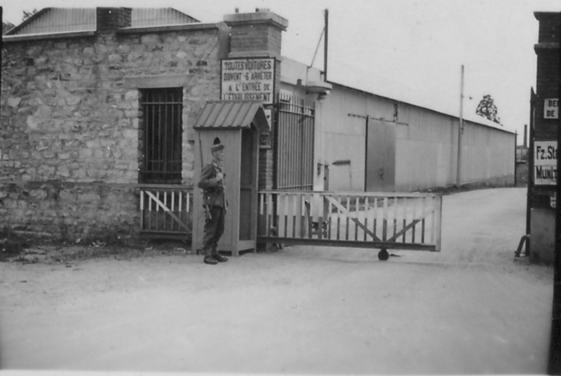 Fichier:Camp de munition à Fouillatd, entrée principale 1942.jpg