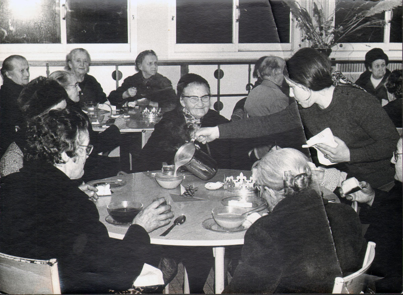 Fichier:Repas des anciens - Villejean - 1972.jpg