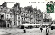 Place de la Halle au Blés (rive est). Le Déley (ELD 58), voyagé 1914. Coll. YRG et AmR 44Z1156