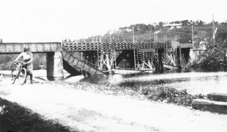 Fichier:Laillé pont 1942.png