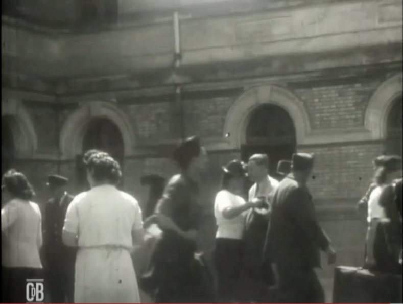 Fichier:Retour de prisonniers 1945.png