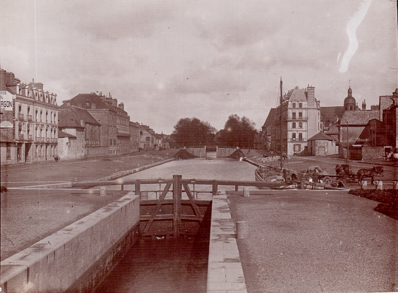 Fichier:Écluse du canal.png