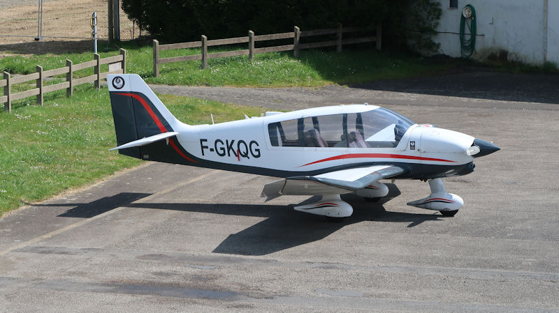 Fichier:DR400-160.jpg