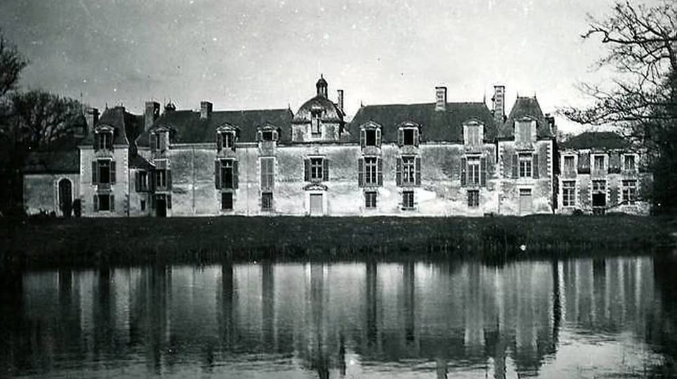 Fichier:Château de Bréquigny.png