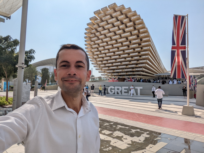 Fichier:Kevin Lognoné au pavillon britannique de l'Expo universelle de Dubai.jpg