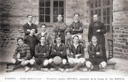 Ecole Saint-Vincent. Première Equipe (1913-1914), gagnante de la Coupe de Mgr Dubourg. Coll. YRG