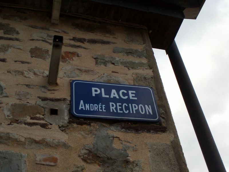 Fichier:Place Andree Recipon.jpg