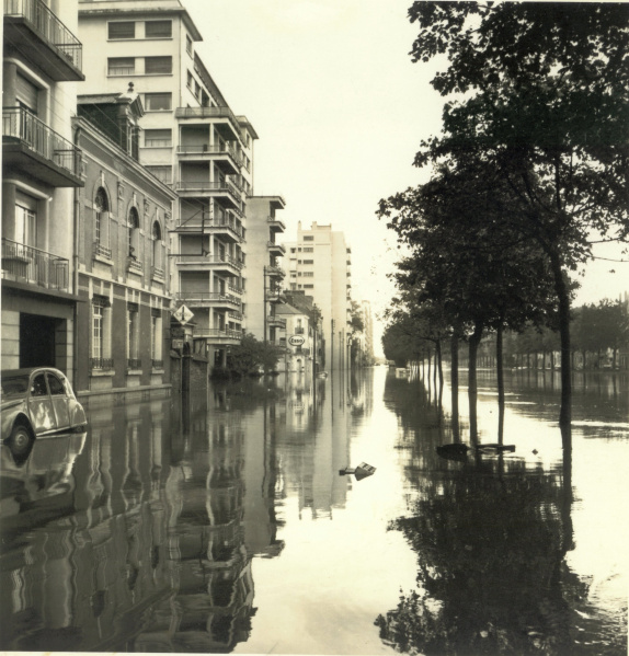 Fichier:Photo inondation 1966.2.jpg