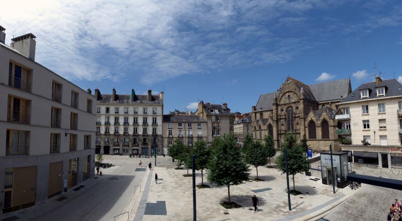 Fichier:La-Place-Saint-Germain-de-Rennes-03-Juillet-2023.jpg