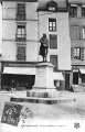 Place et Statue Leperdit. Carte postale de Tesson (MTIL 108) voyagé 1910. Coll. YRG et AmR 44Z2121