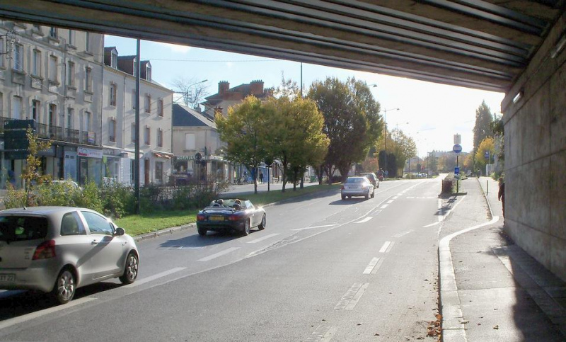 Fichier:Boulevard Georges Pompidou Pont de Nantes.jpg