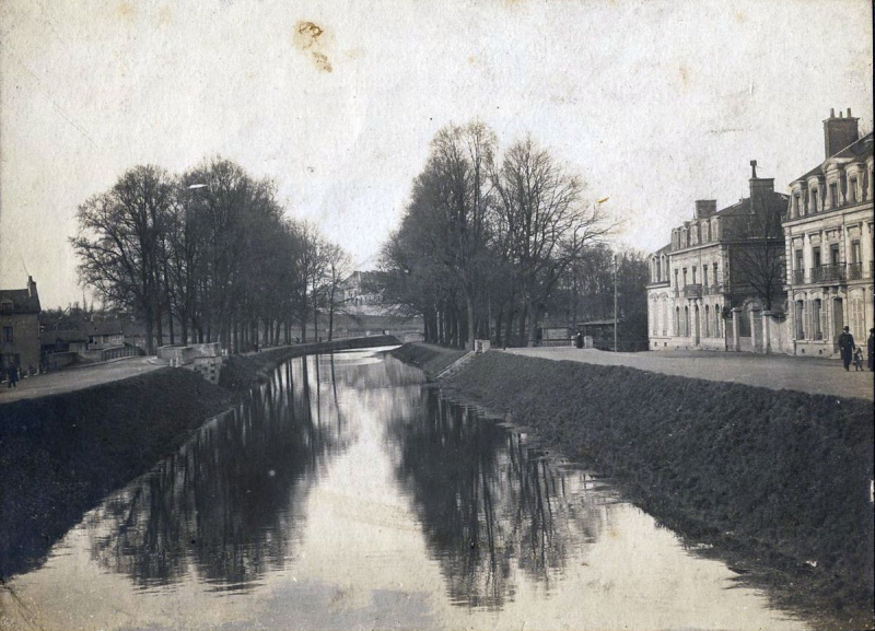 Fichier:Canal de l ille vu depuis pont bagoul-fin 19e-e.maignen.jpg