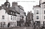 Le Carrefour Jouaust et le Pont Bagoul. Carte postale Mary-Rousselière. Coll. YRG et AmR 44Z1812