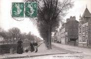 Avenue du Mail Donges (cliché pris depuis le pont de Châteaudun). E. Mary-Rousselière 1221, voyagé 1914. Coll. YRG et AmR 44Z1912