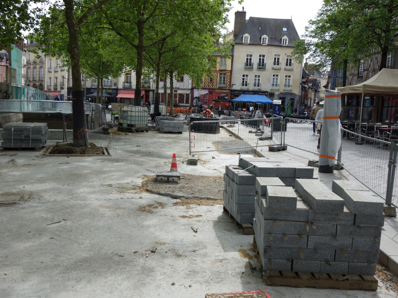 Fichier:Rennes-Travaux-Place-Saint-Anne-Mai-2019-04.jpg