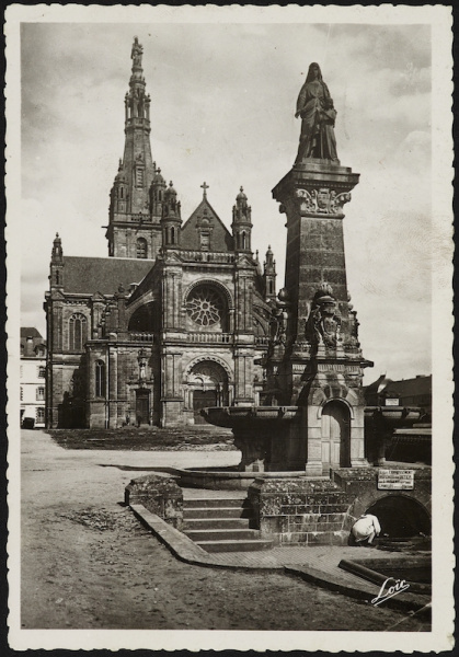 Fichier:Sainte-Anne-d'Auray basilique et fontaine 1.jpg