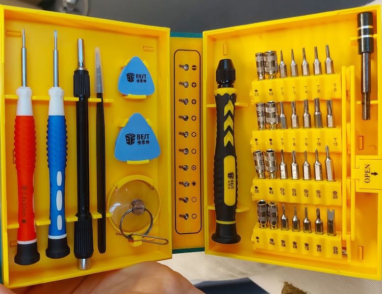 Fichier:Exemple d'une boite à outil.jpg