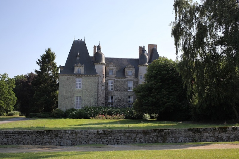 Fichier:Chateau chapelle-chaussee.jpg